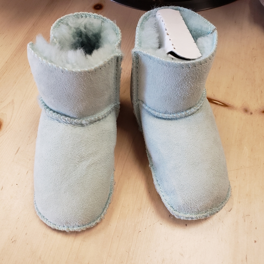 UGG Baby Erin size Large New in box